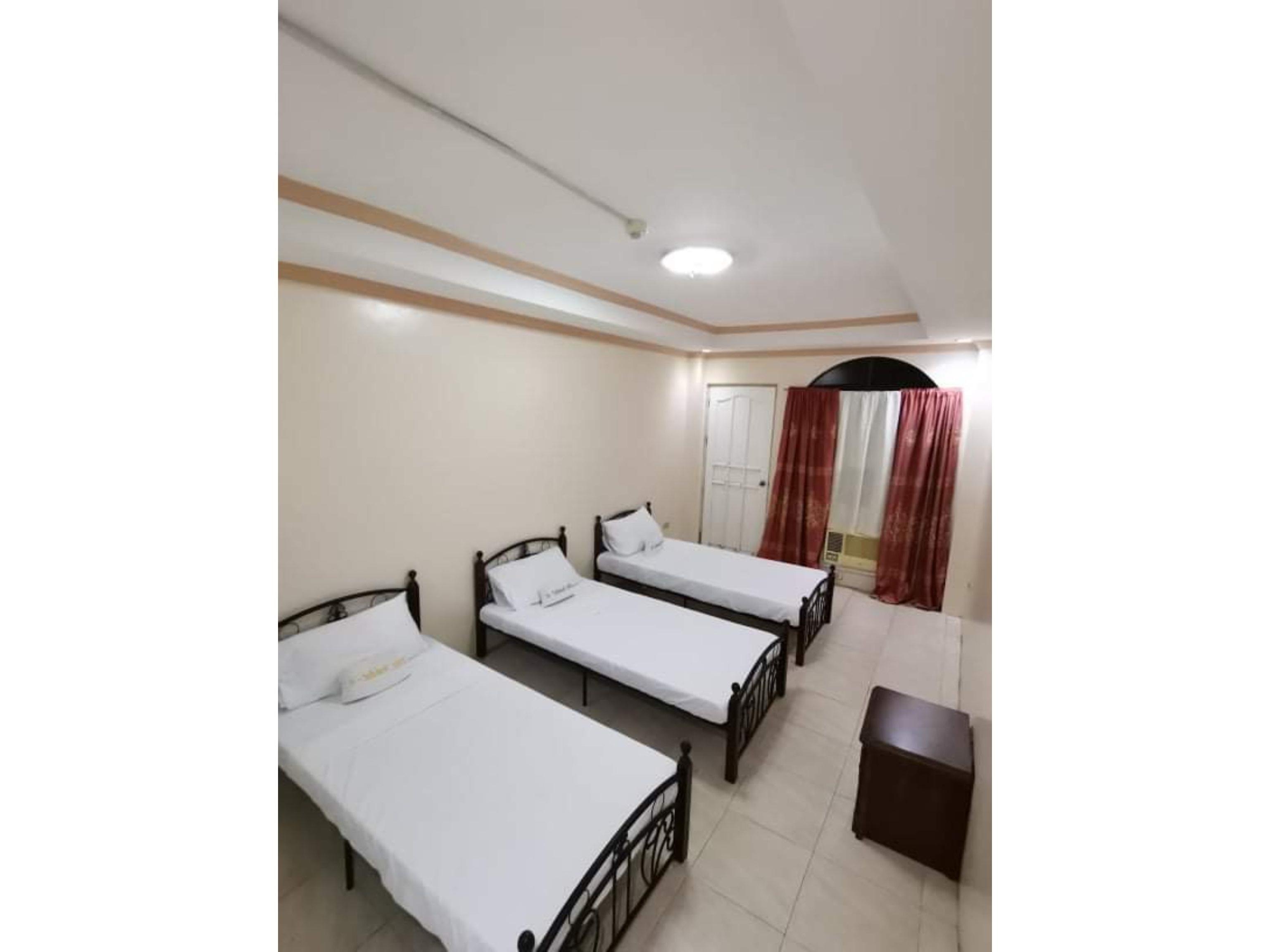 Oyo 799 Ddd Habitat Iloilo Hotel Exterior foto